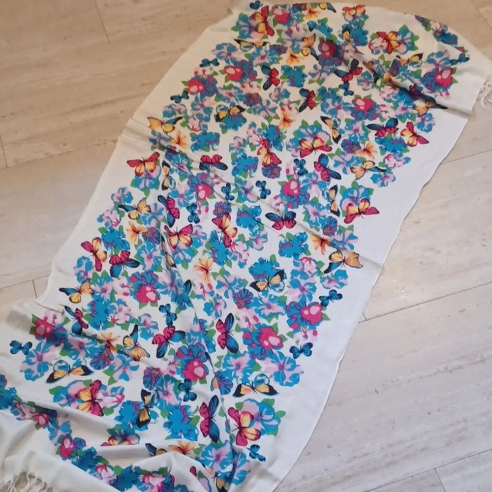 Pashmina Multi-Colored Butterfly 🦋 Floral Over-Sized Shawl/Wrap - Picture 6 of 6
